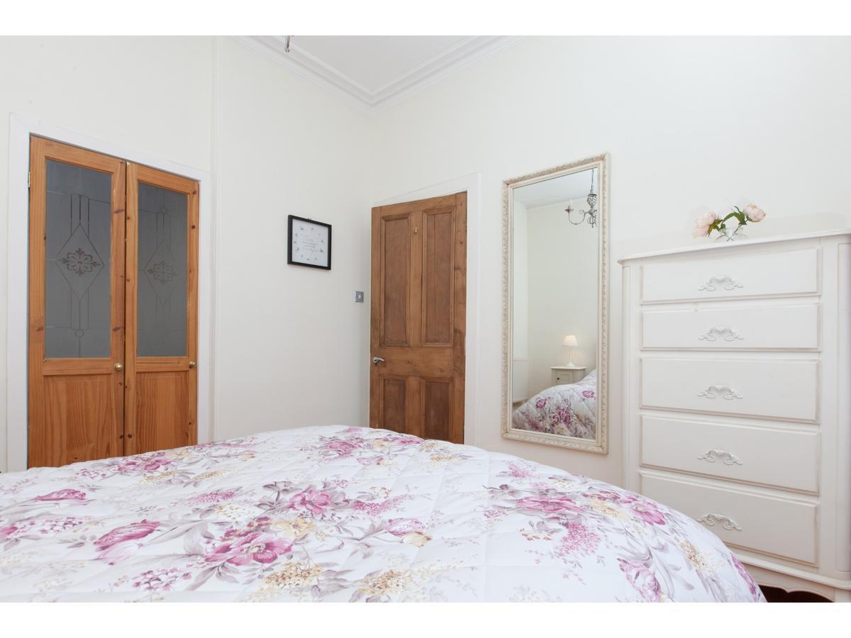 Homely Tenement For 2 Near Botanic Gardens إدنبرة المظهر الخارجي الصورة